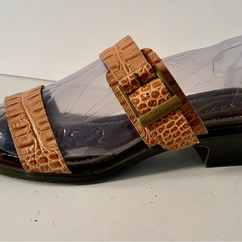 NICKELS… Leather Sandals